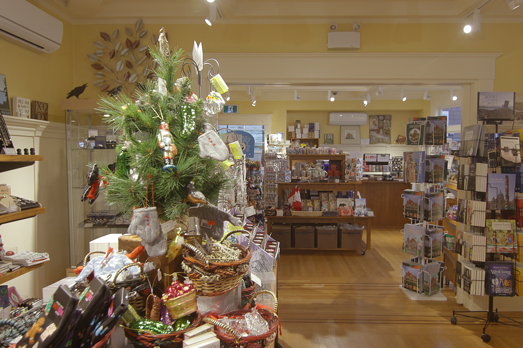 victorias-craigdarroch-castle-store